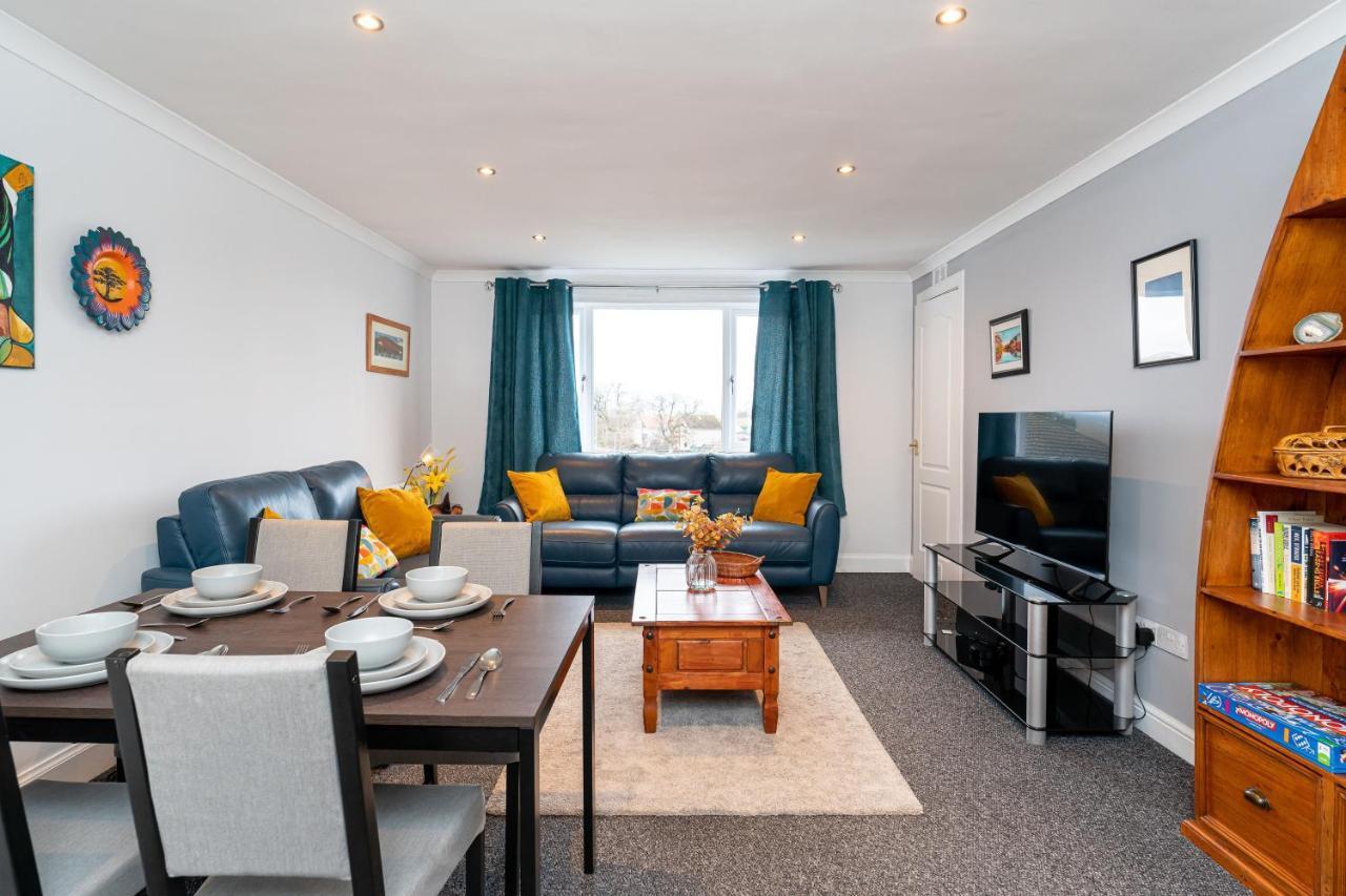 Lovely 3-Bedroom Flat With Free Parking Bridge of Allan Exterior foto