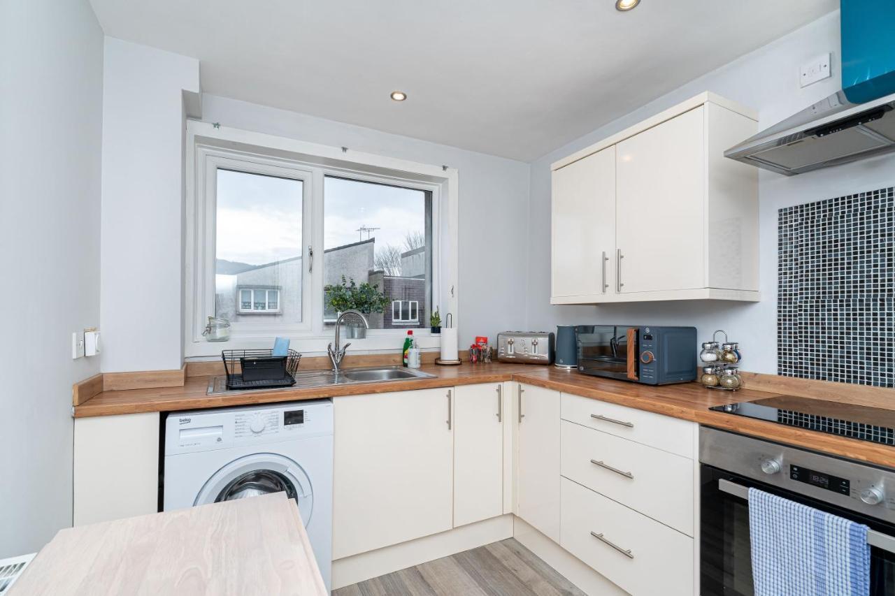 Lovely 3-Bedroom Flat With Free Parking Bridge of Allan Exterior foto