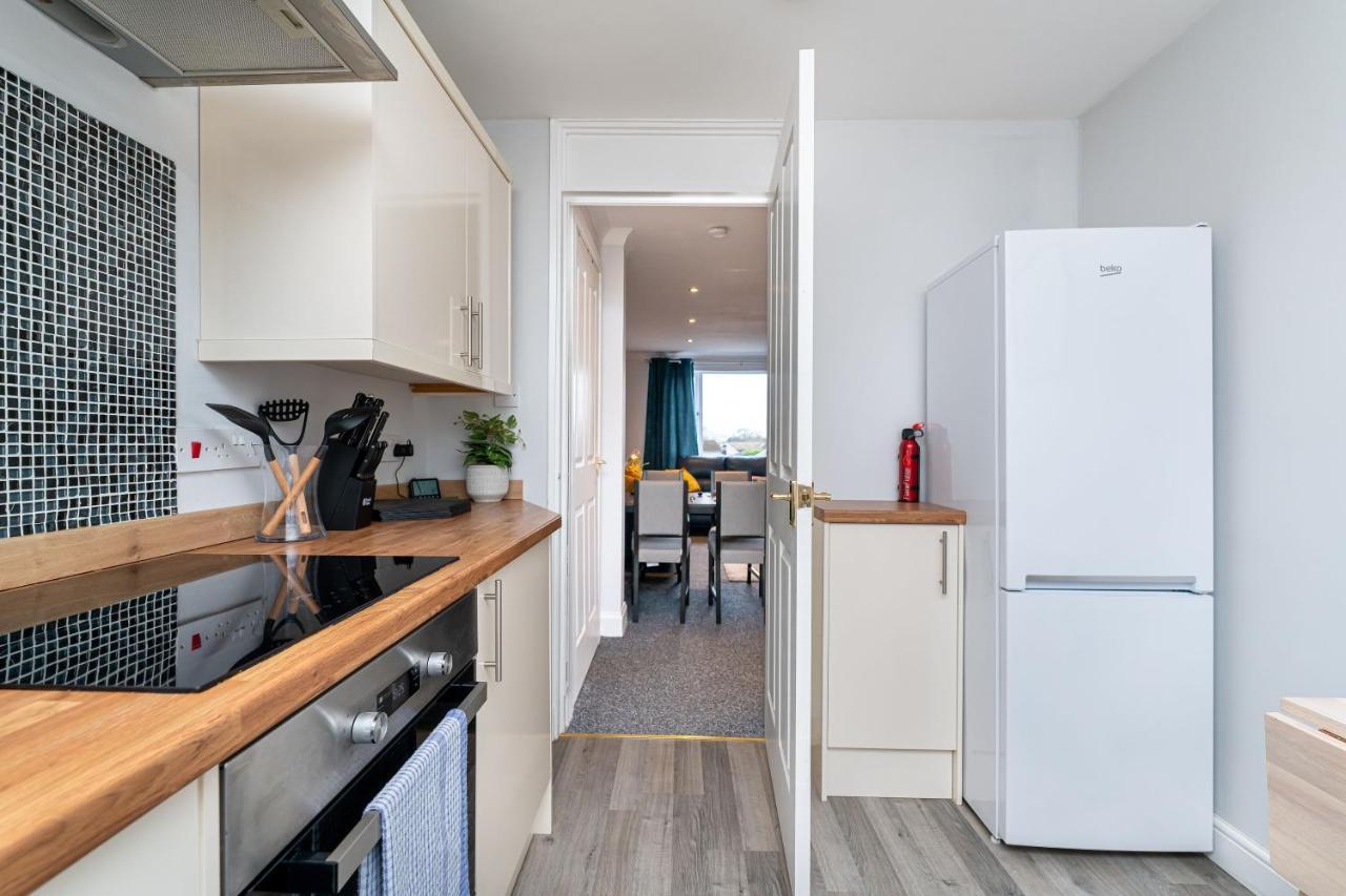 Lovely 3-Bedroom Flat With Free Parking Bridge of Allan Exterior foto