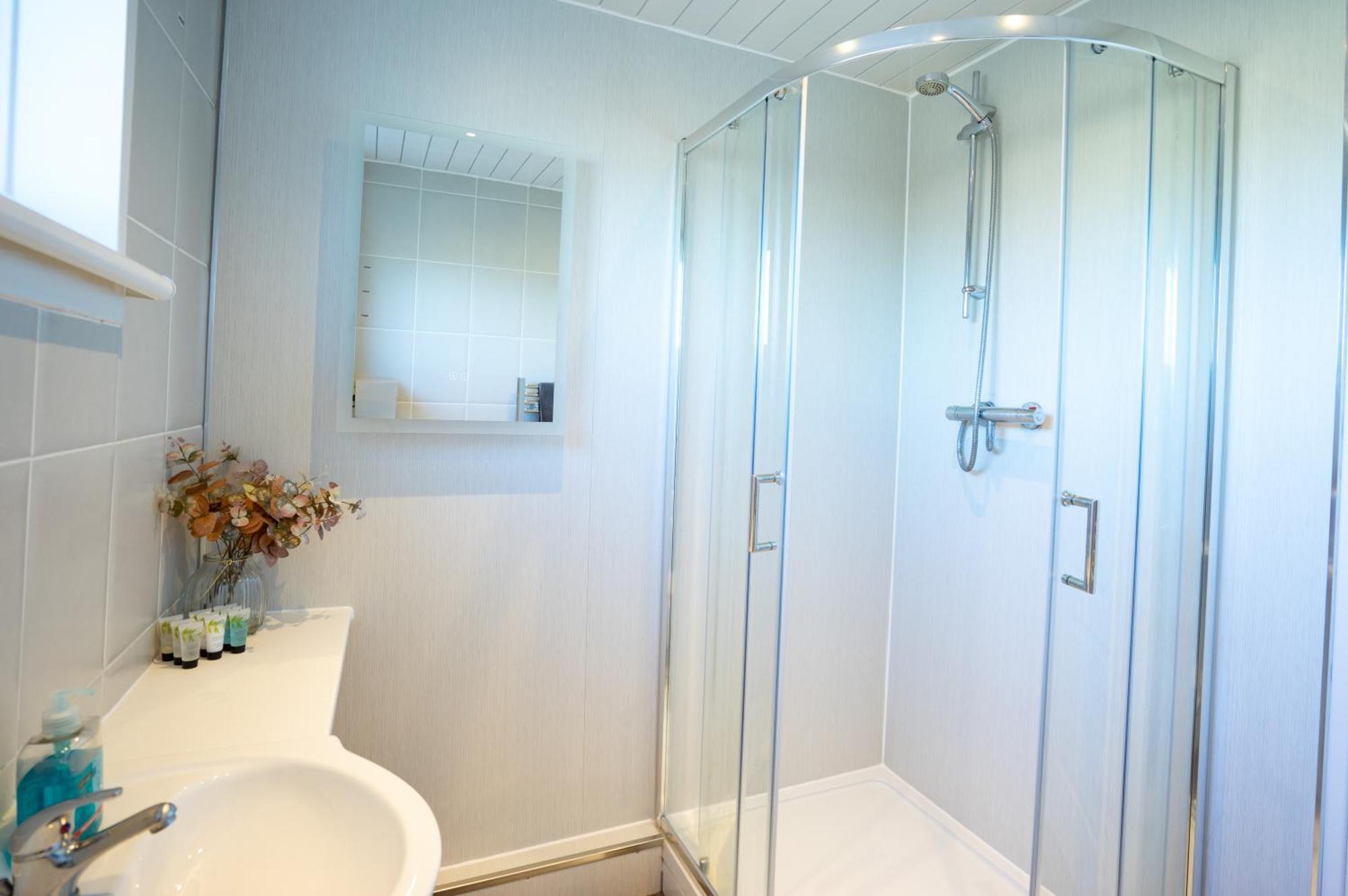 Lovely 3-Bedroom Flat With Free Parking Bridge of Allan Exterior foto